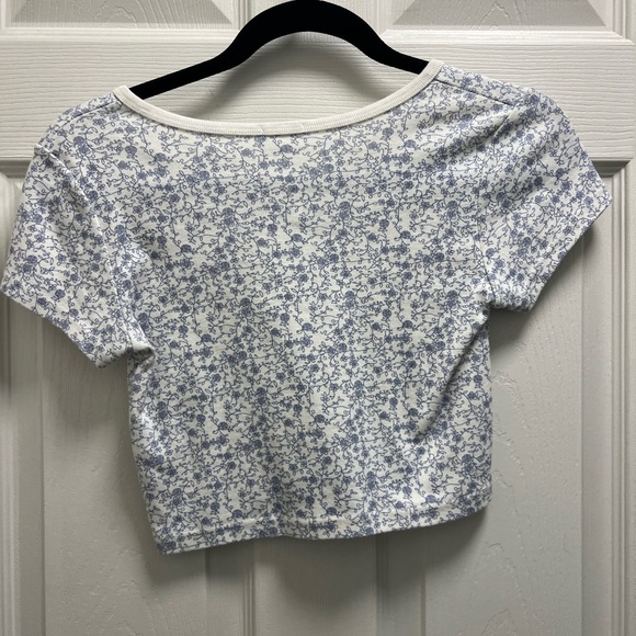 Brandy Melville crop top - Picture 3 of 4